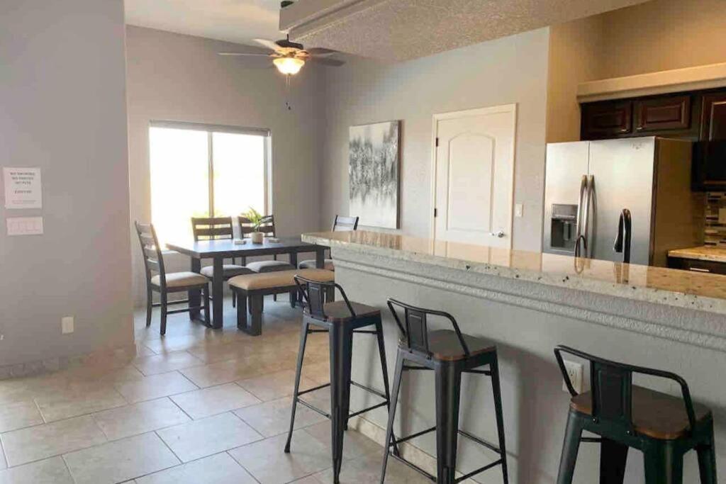 Havasu Retreat! Pool, Spa, Gym & View Lake Havasu City Exterior foto
